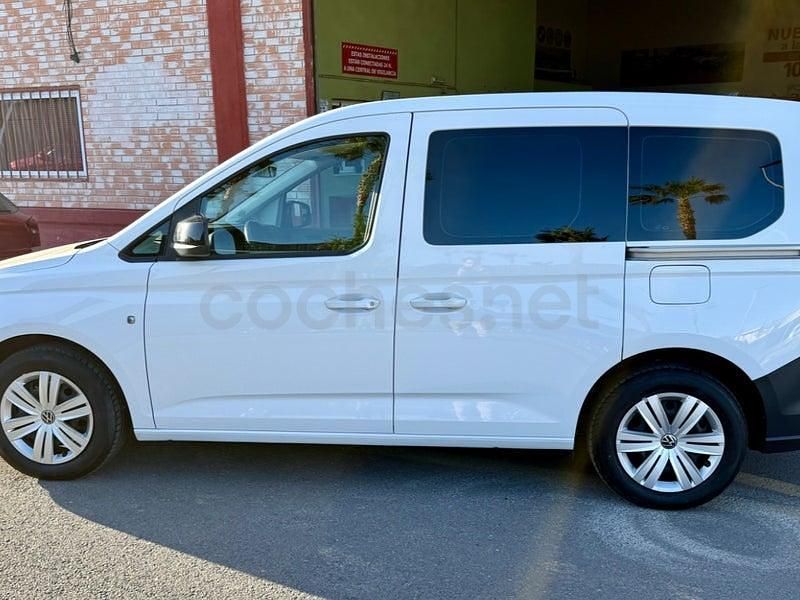 Usado VW Caddy 122 CV (89 kW) 2021 Blanco Monovolumen