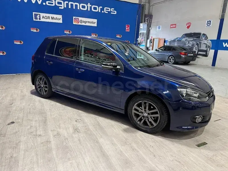 Usado VW Golf VII 105 CV (77 kW) 2012 Azul Berlina