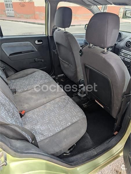 Usado Ford Fusion 68 CV (50 kW) 2005 Verde Berlina