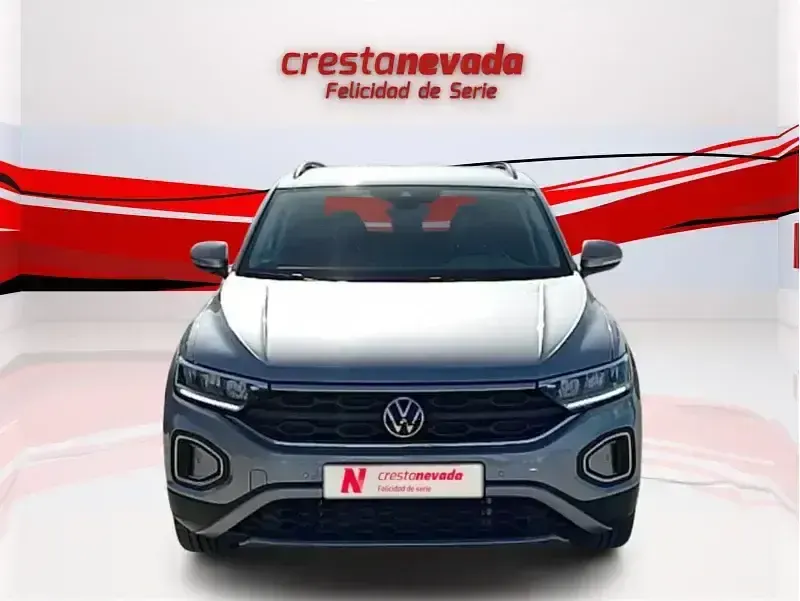 Usado VW T-Roc Life 110 CV (80 kW) 2023 Gris SUV