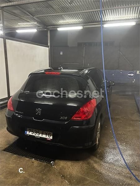 Usado Peugeot 308 110 CV (80 kW) 2007 Negro Utilitario