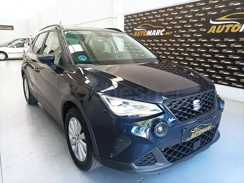 Usado Seat Arona Xperience 110 CV (80 kW) 2023 Azul SUV