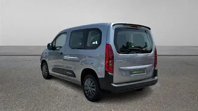 Usado Citroën Berlingo 102 CV (75 kW) 2025 Gris Monovolumen