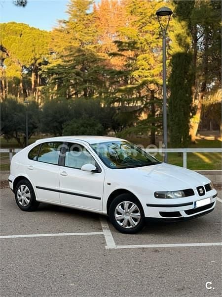 Blanco Usado 2004 Seat Leon Stella Berlina | 2400 € (Precio justo) - Imagen 1/4