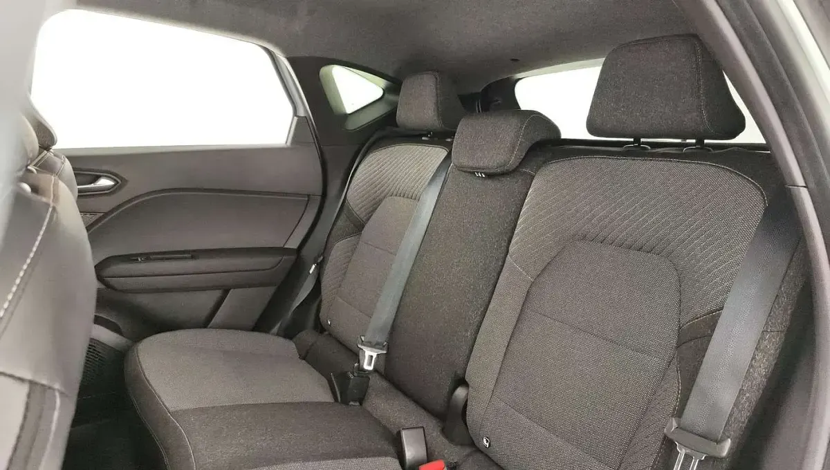 Usado Renault Captur Techno 101 CV (74 kW) 2025 Gris SUV