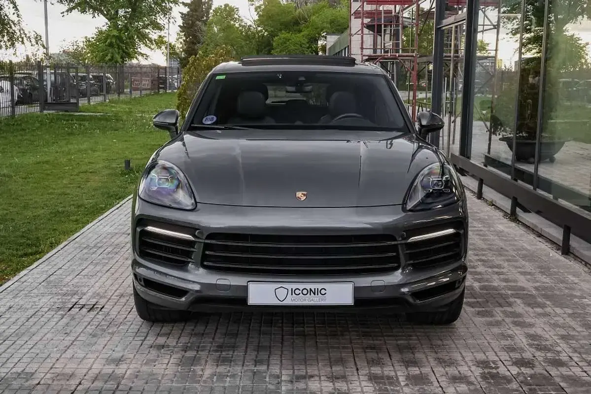 Usado Porsche Cayenne 462 CV (339 kW) 2019 Gris SUV