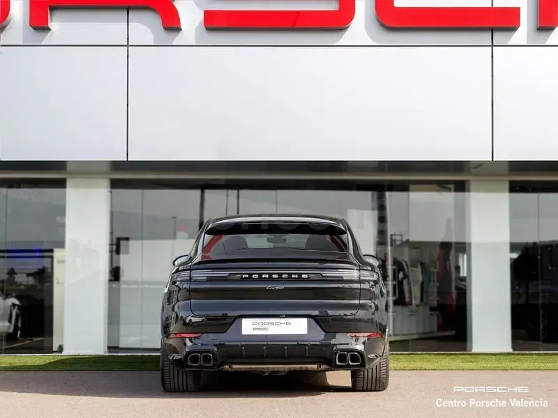 Usado Porsche Cayenne Turbo E-Hybrid 739 CV (543 kW) 2024 Negro SUV