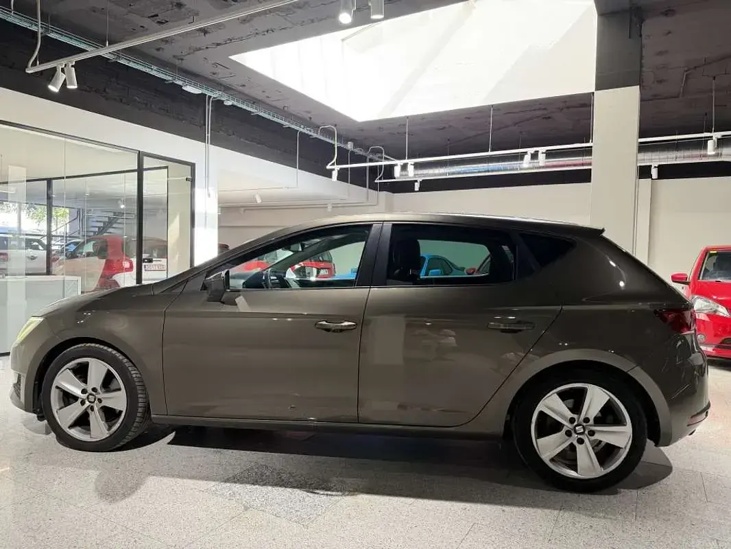 Usado Seat Leon FR 184 CV (135 kW) 2015 Beige Utilitario