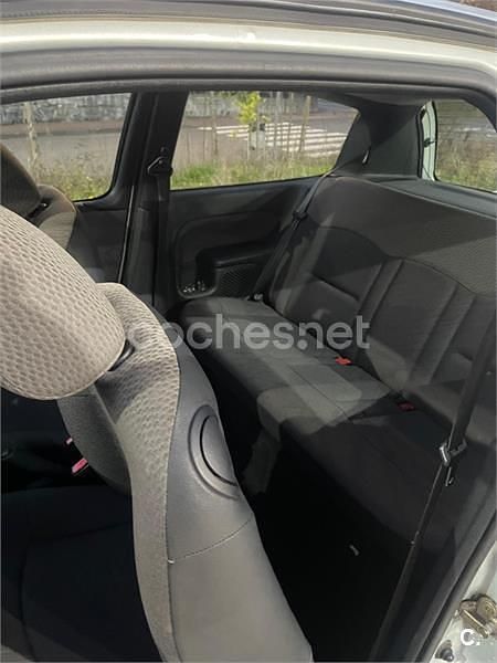 Usado Renault Clio II Dynamique 75 CV (55 kW) 2005 Gris / plata Berlina