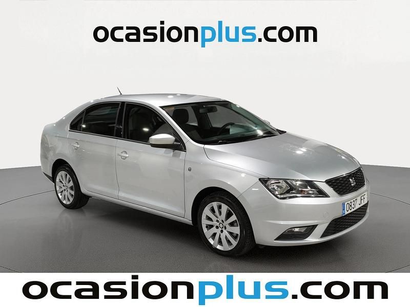 Usado Seat Toledo Style 105 CV (77 kW) 2015 Gris plata Utilitario
