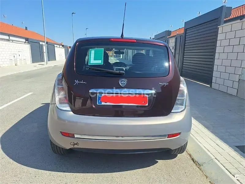 Usado Lancia Ypsilon 90 CV (66 kW) 2008 Beige Utilitario