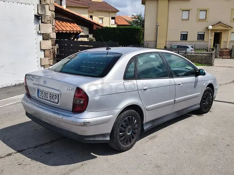 Usado Citroën C5 Exclusive 138 CV (101 kW) 2001 Gris / plata Berlina