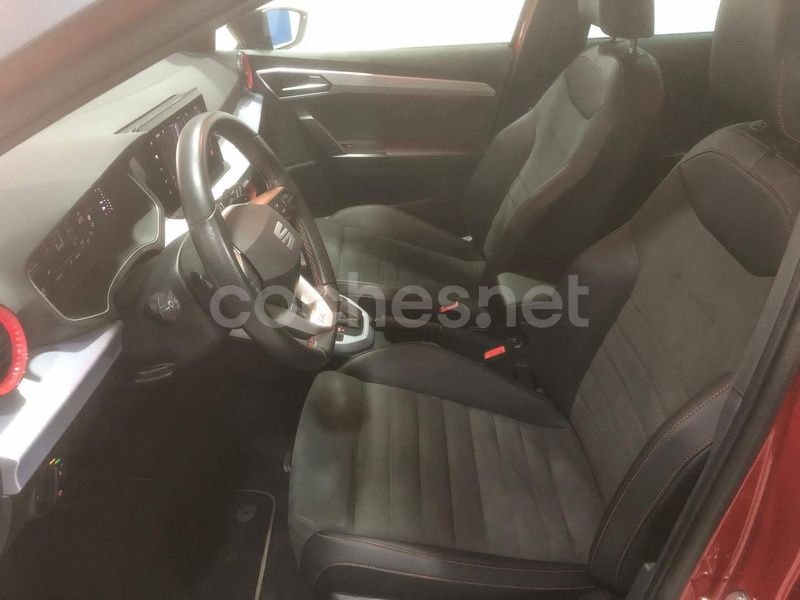 Usado Seat Arona FR 150 CV (110 kW) 2023 Granate SUV