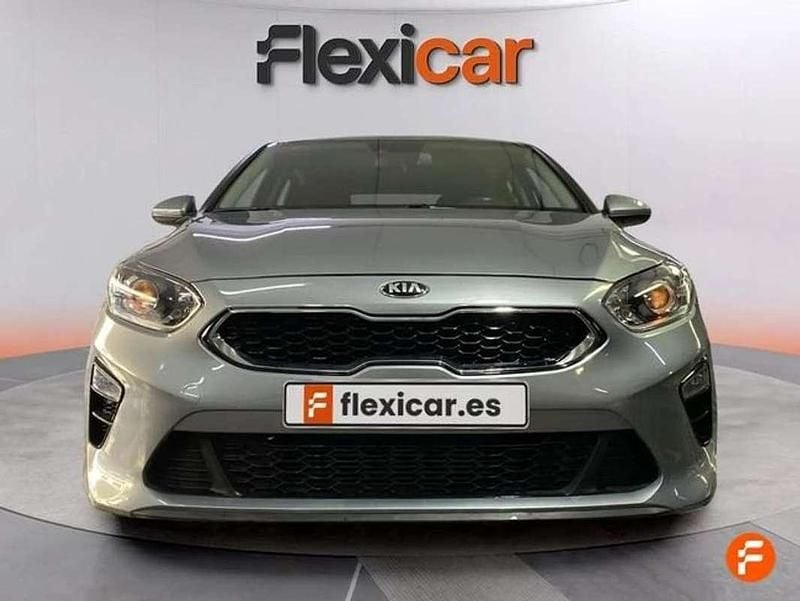 Begagnad Kia Ceed 120 HK (88 kW) 2021 Grå Halvkombi
