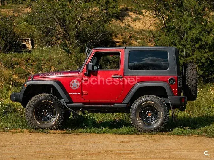 Usado Jeep Wrangler Sahara 177 CV (130 kW) 2008 Granate SUV