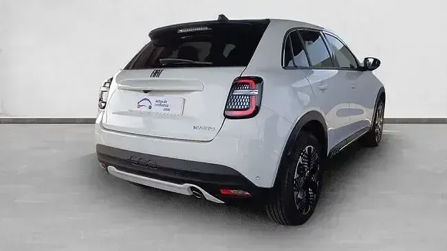 Usado Fiat 600 La Prima 136 CV (100 kW) 2025 Blanco SUV