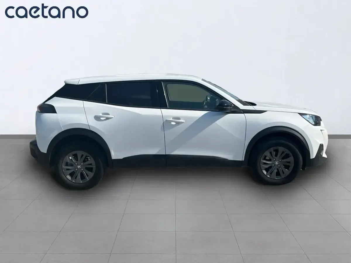 Usado Peugeot 2008 Active 110 CV (80 kW) 2022 Blanco SUV