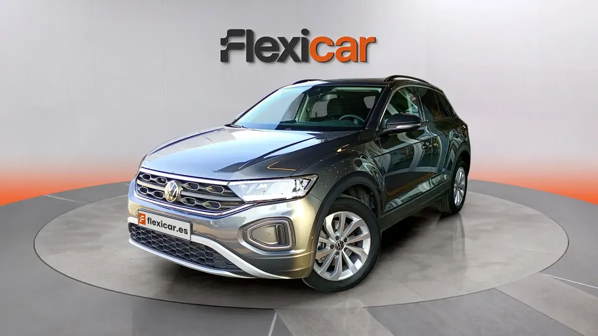Usado VW T-Roc Life 150 CV (110 kW) 2023 Gris SUV