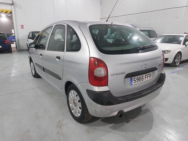 Usado Citroën Xsara Picasso 92 CV (67 kW) 2006 Gris Monovolumen