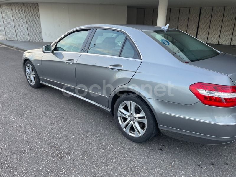 Usado Mercedes E250 Elegance 204 CV (150 kW) 2011 Gris / plata Berlina