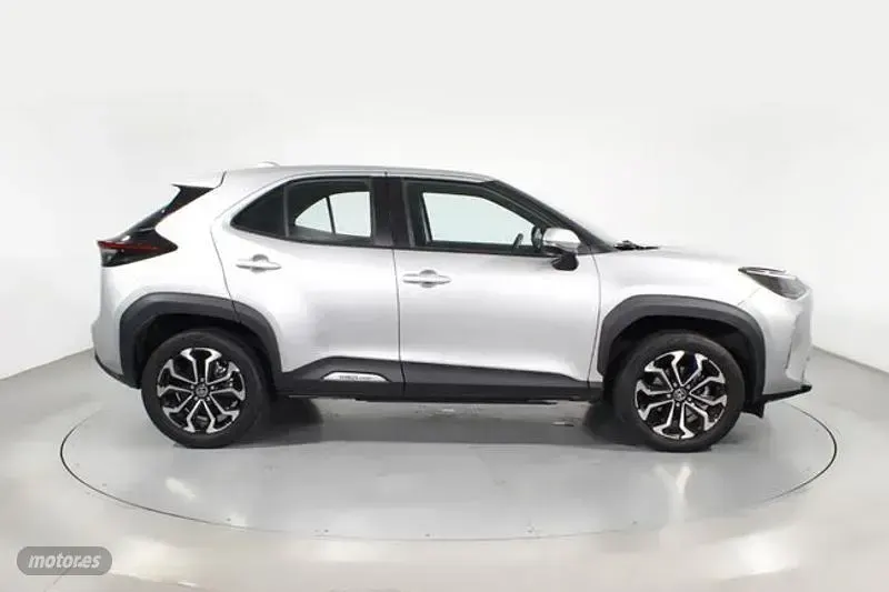 Usado Toyota Yaris Cross Active 116 CV (85 kW) 2023 Gris SUV