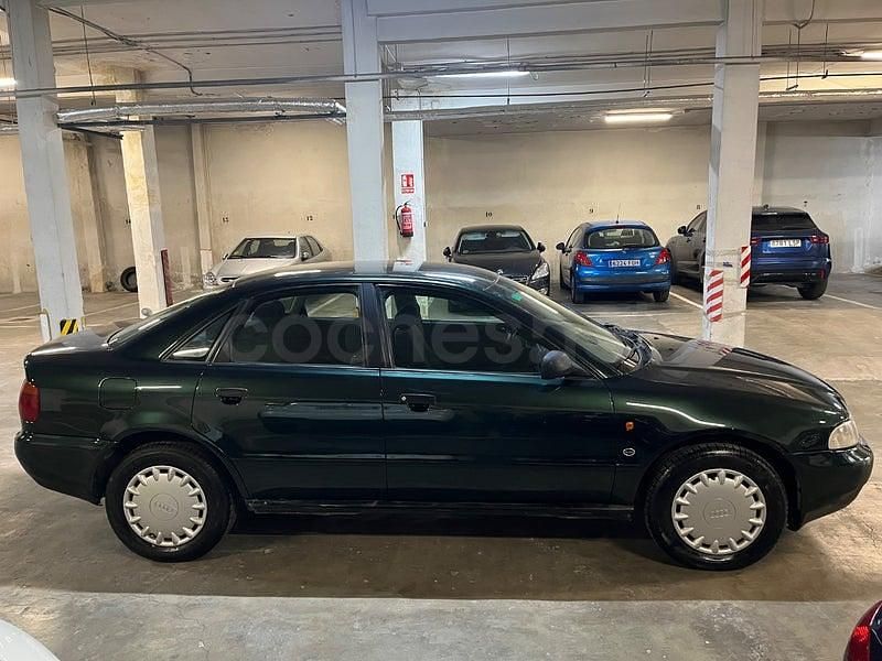 Usado Audi A4 150 CV (110 kW) 1995 Verde Berlina