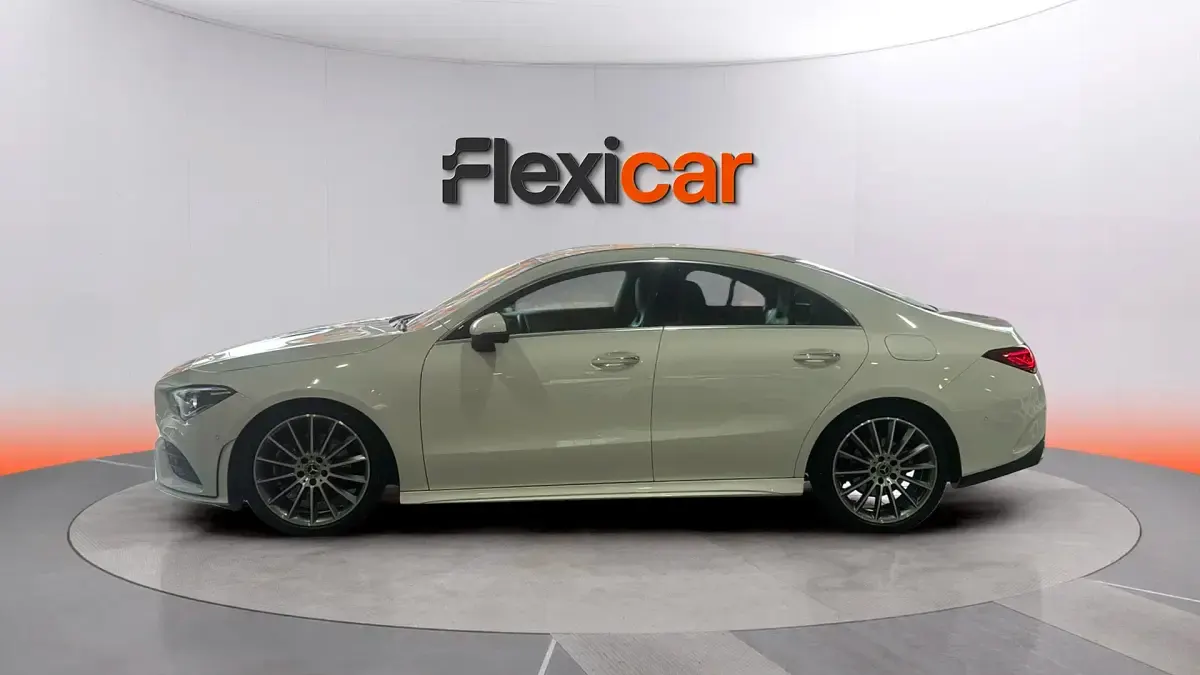 Usado Mercedes CLA200 163 CV (119 kW) 2019 Blanco Berlina