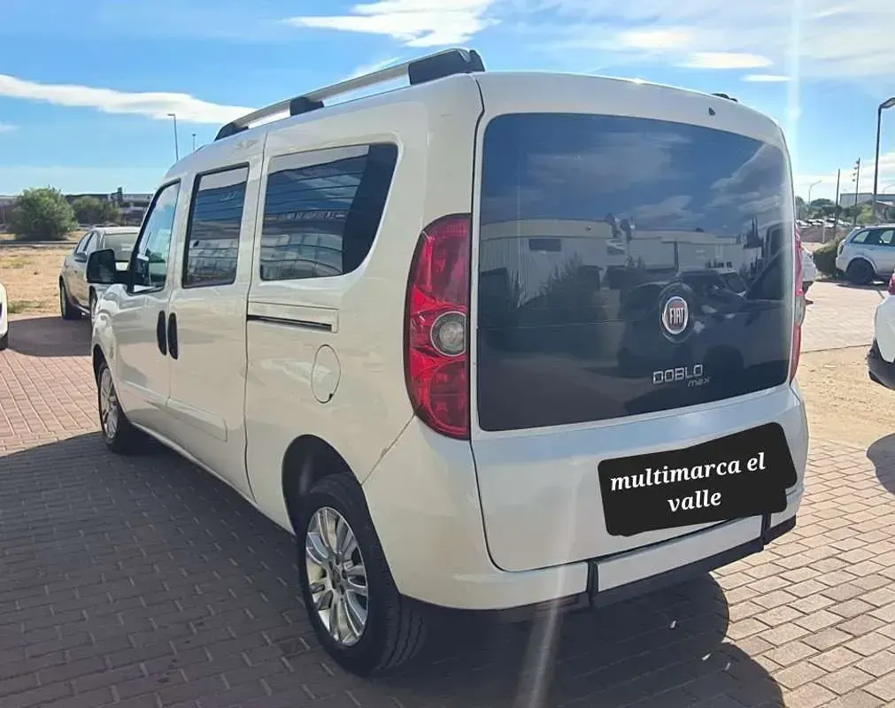Usado Fiat Doblò 120 HP (88 kW) 2016 Branco Monovolume