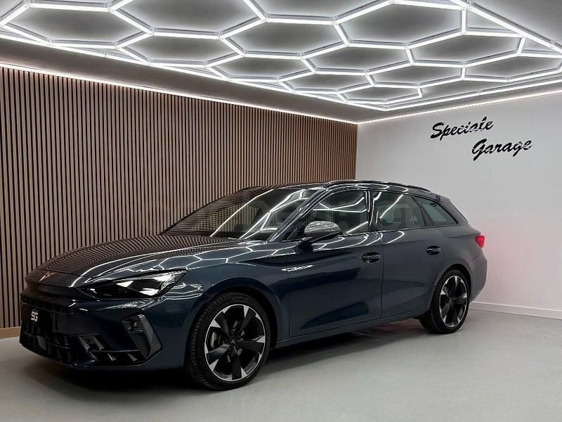 Usado Cupra Leon 150 CV (110 kW) 2025 Azul Familiar