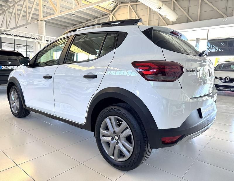 Usado Dacia Sandero Essentiel 91 CV (66 kW) 2022 Blanco Utilitario