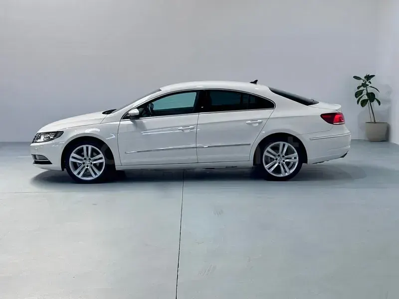 Usado VW CC 160 CV (117 kW) 2013 Blanco Berlina