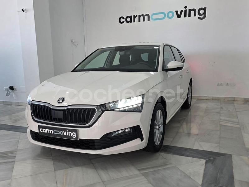 Blanco Usado 2020 Skoda Scala Active Utilitario | 13.475 € (Un poco caro) - Imagen 1/4