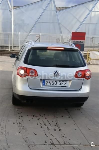 Usado VW Passat Advance 140 CV (102 kW) 2008 Gris / plata Familiar