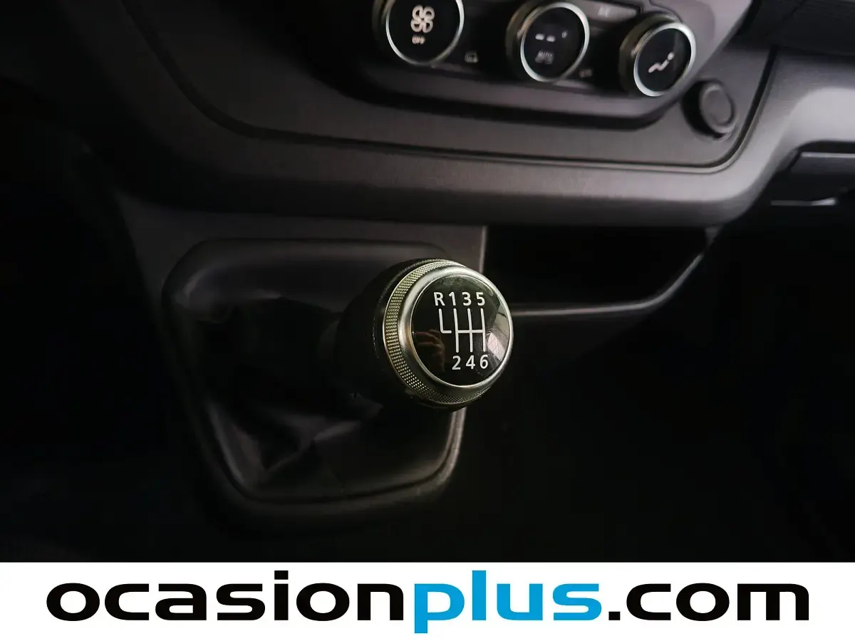 Usado Renault Trafic 131 CV (96 kW) 2023 Blanco Monovolumen