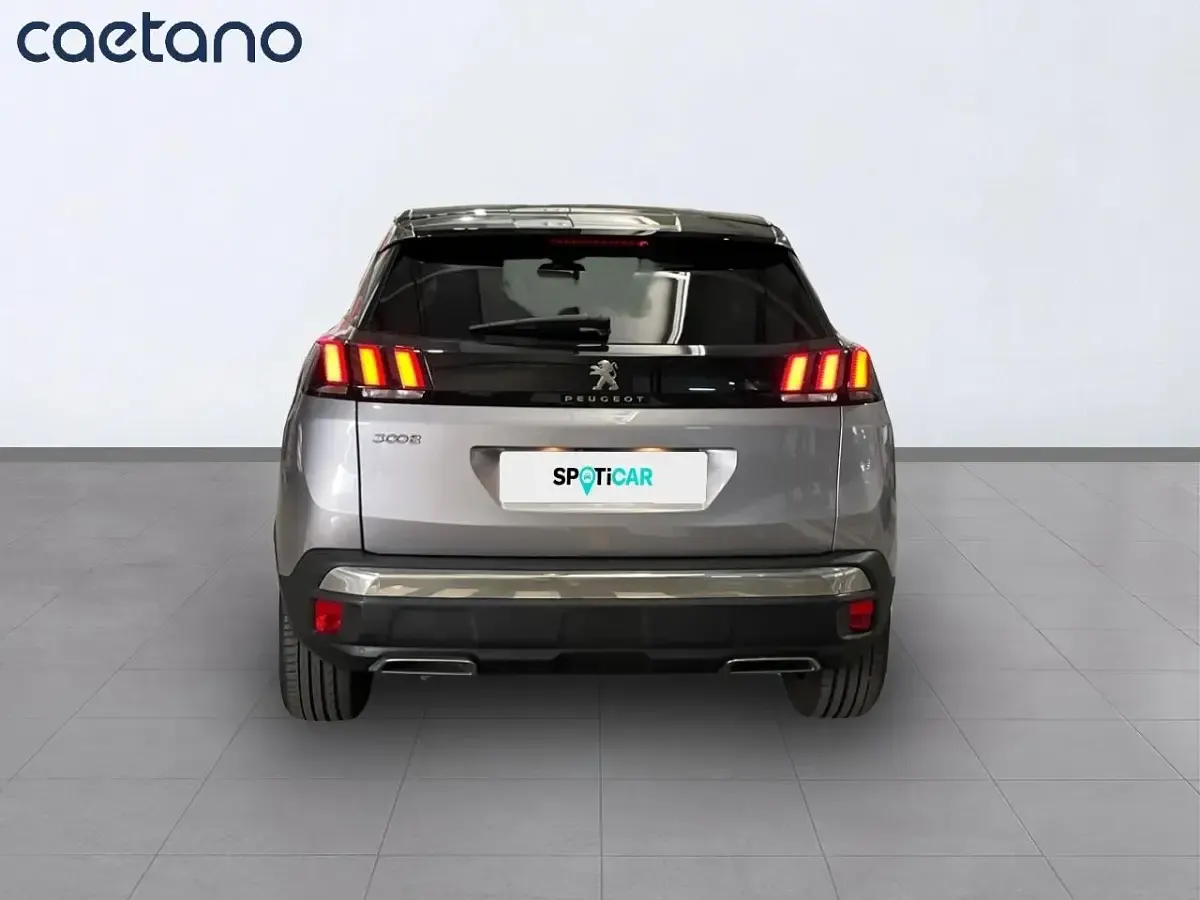 Usado Peugeot 3008 Allure 130 CV (95 kW) 2019 Gris SUV