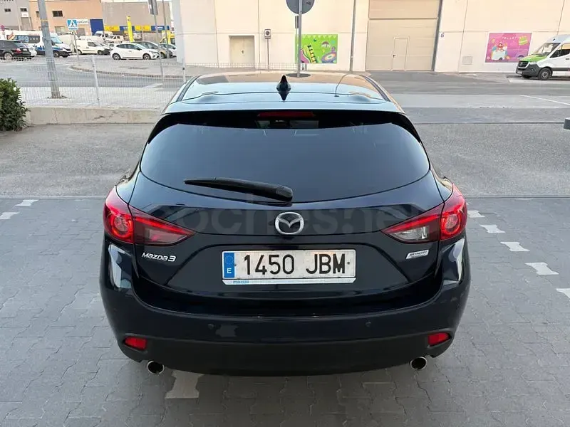 Usado Mazda 3 Luxury 150 CV (110 kW) 2015 Azul Berlina