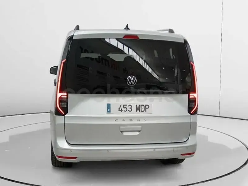 Usado VW Caddy Life 114 CV (83 kW) 2023 Gris / plata Monovolumen