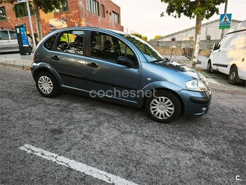 Usado Citroën C3 61 CV (44 kW) 2006 Azul Berlina