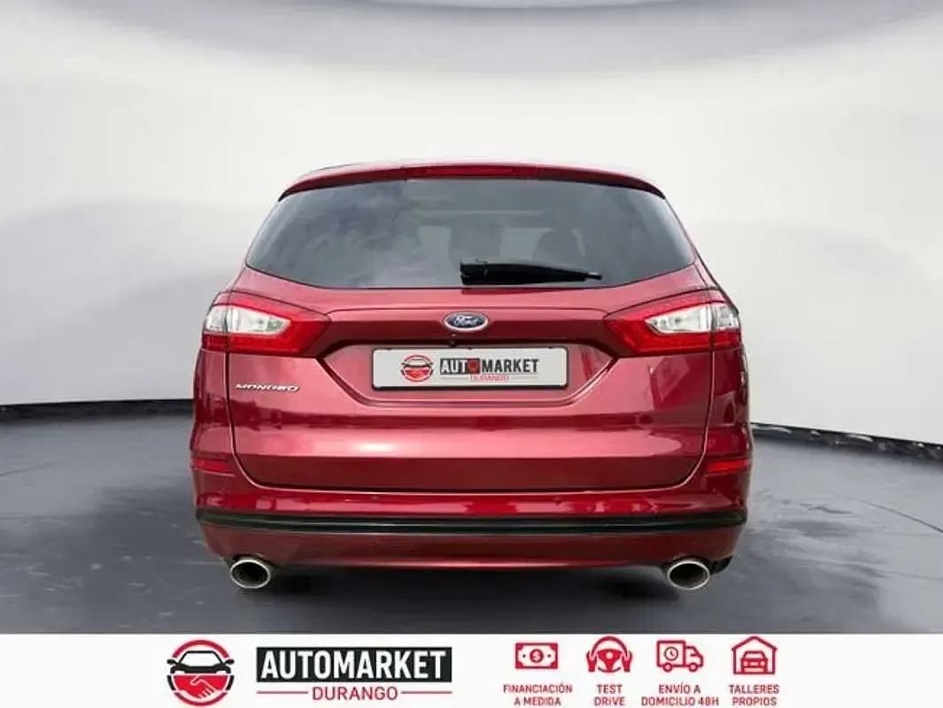 Usado Ford Mondeo Vignale 179 CV (131 kW) 2015 Burdeos Familiar