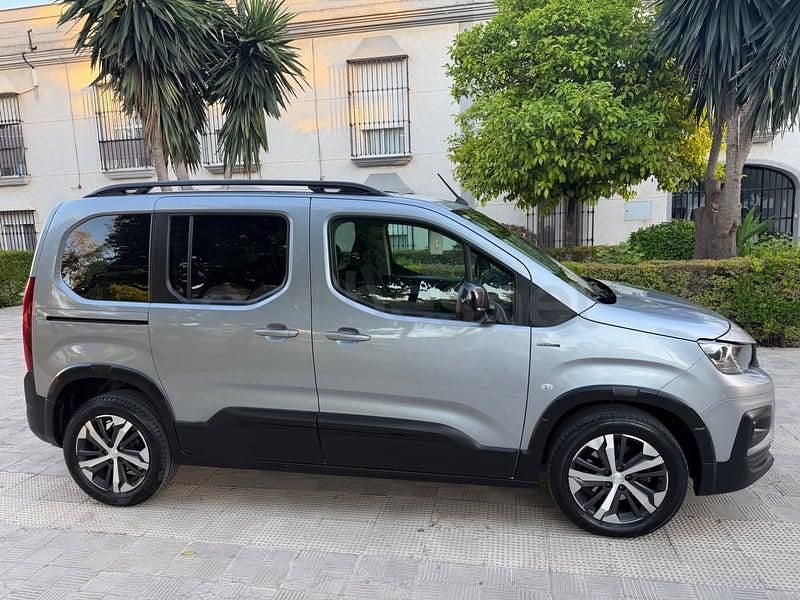 Usado Peugeot Rifter GT-line 130 CV (95 kW) 2020 Gris / plata Monovolumen