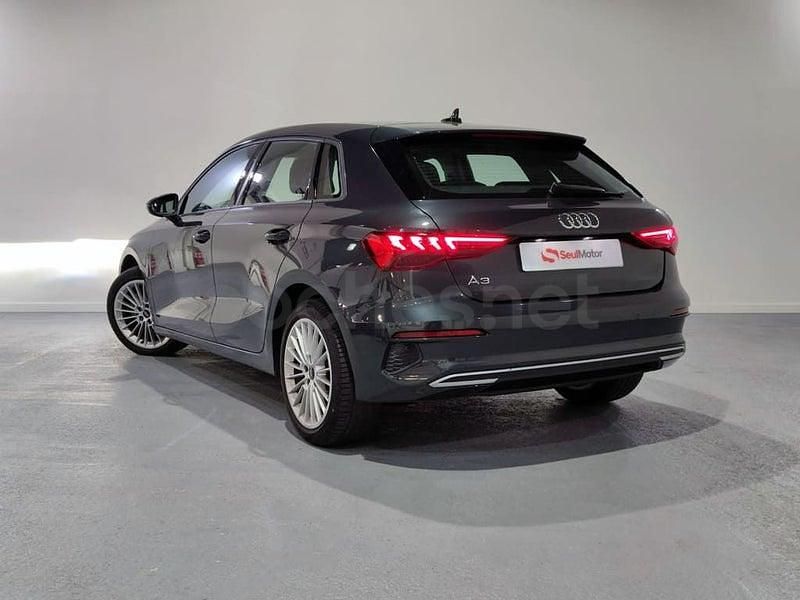 Usado Audi A3 Advanced Plus 116 CV (85 kW) 2024 Gris / plata Berlina