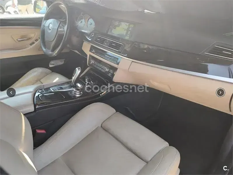 Usado BMW 530 Comfort Edition 258 CV (189 kW) 2012 Negro Berlina