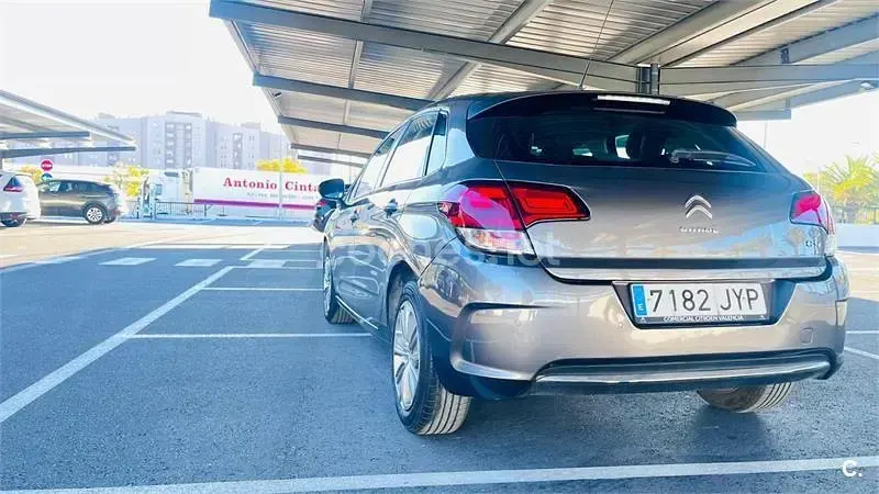 Usado Citroën C4 Live 110 CV (80 kW) 2017 Gris / plata Berlina
