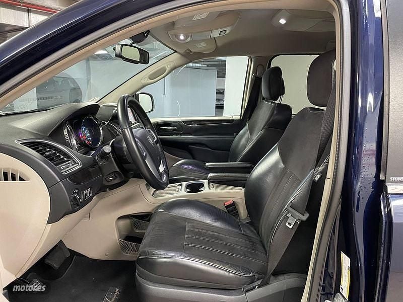 Usado Lancia Voyager Platinum 179 CV (131 kW) 2012 Azul Monovolumen