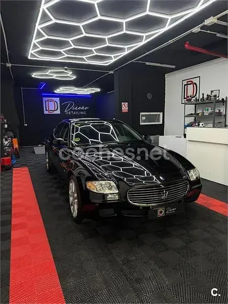 Usado Maserati Quattroporte GT 400 CV (294 kW) 2004 Negro Berlina