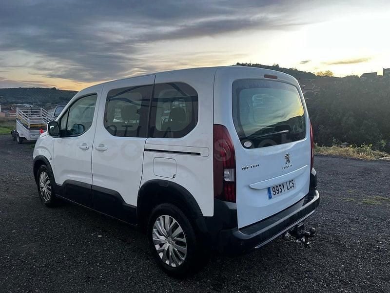 Usado Peugeot Rifter Active 100 CV (73 kW) 2019 Blanco Monovolumen