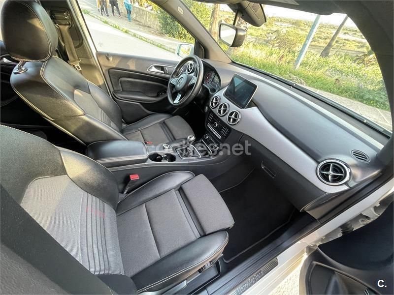 Usado Mercedes B200 AMG line 136 CV (100 kW) 2016 Monovolumen
