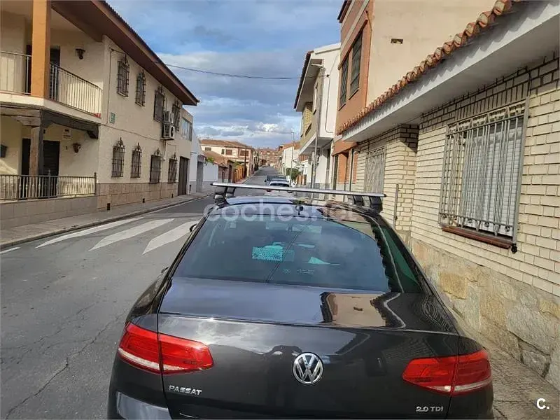 Usado VW Passat Advance 150 CV (110 kW) 2017 Negro Berlina