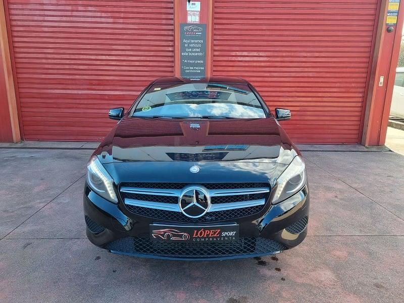 Usado Mercedes A180 Urban 109 CV (80 kW) 2013 Negro Berlina