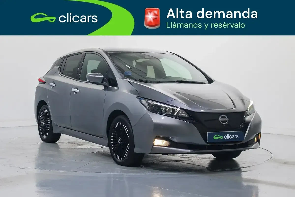 Usado Nissan Leaf N-Connecta 110 kW (150 CV) 2024 Gris Utilitario